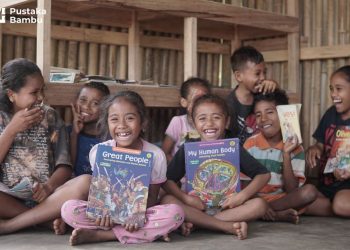 Wajah Ceria Anak-anak saat Pembukaan Pondok Baca Pustaka Bambu