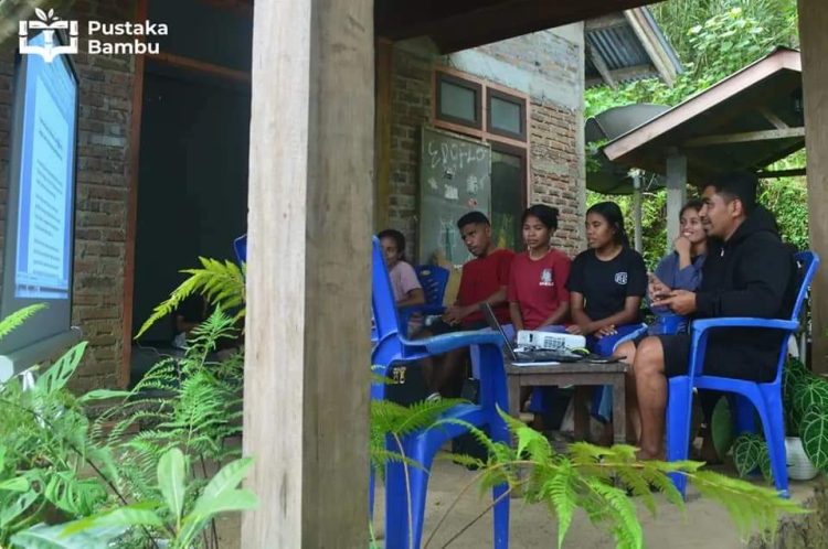 Pelatihan Dasar Jurnalistik Komunitas Pustaka Bambu, Dasar Kecakapan Digital Orang Muda